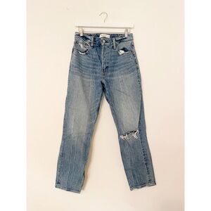 High rise mom Abercrombie and fitch Jeans.